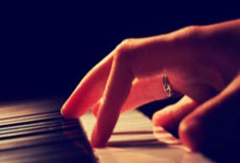 [德甲]于帕梅卡诺红牌送点 斯托格主罚命中.